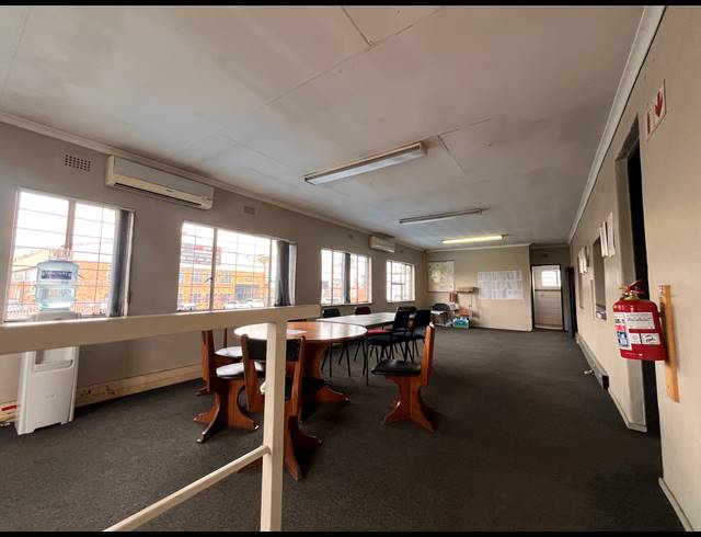 1,100M² WAREHOUSE TO LET IN SEBENZA